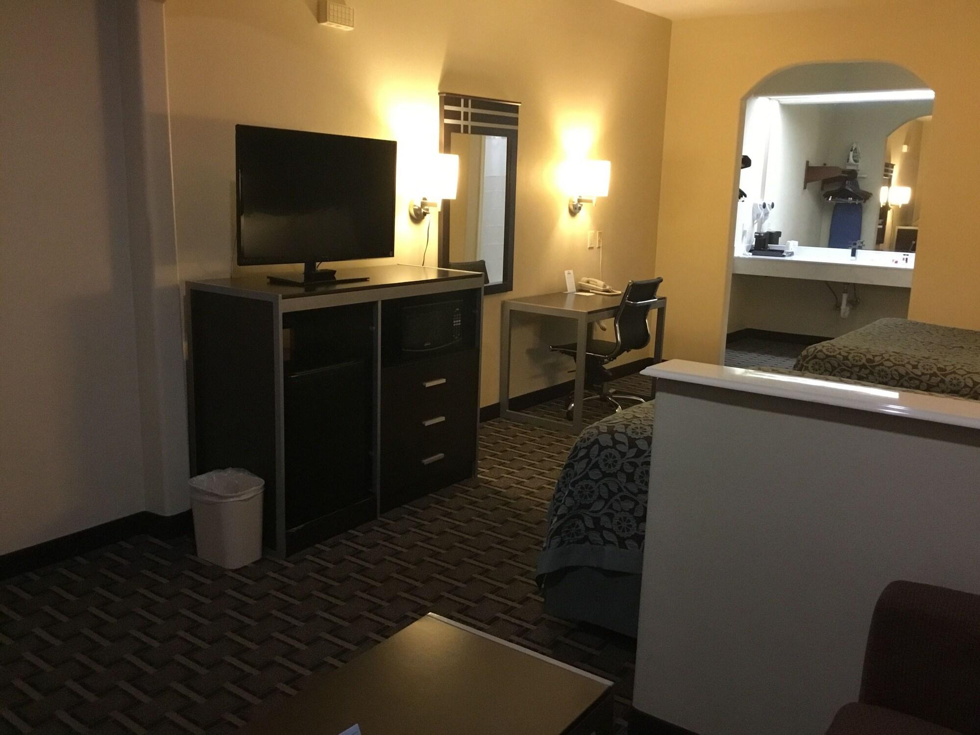 Days Inn & Suites By Wyndham Houston North - Spring Dış mekan fotoğraf