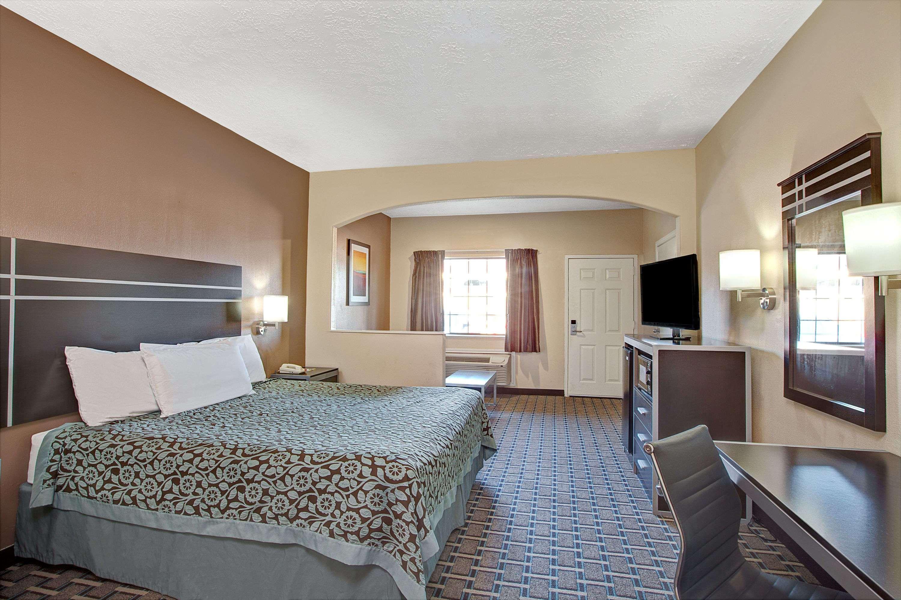 Days Inn & Suites By Wyndham Houston North - Spring Dış mekan fotoğraf