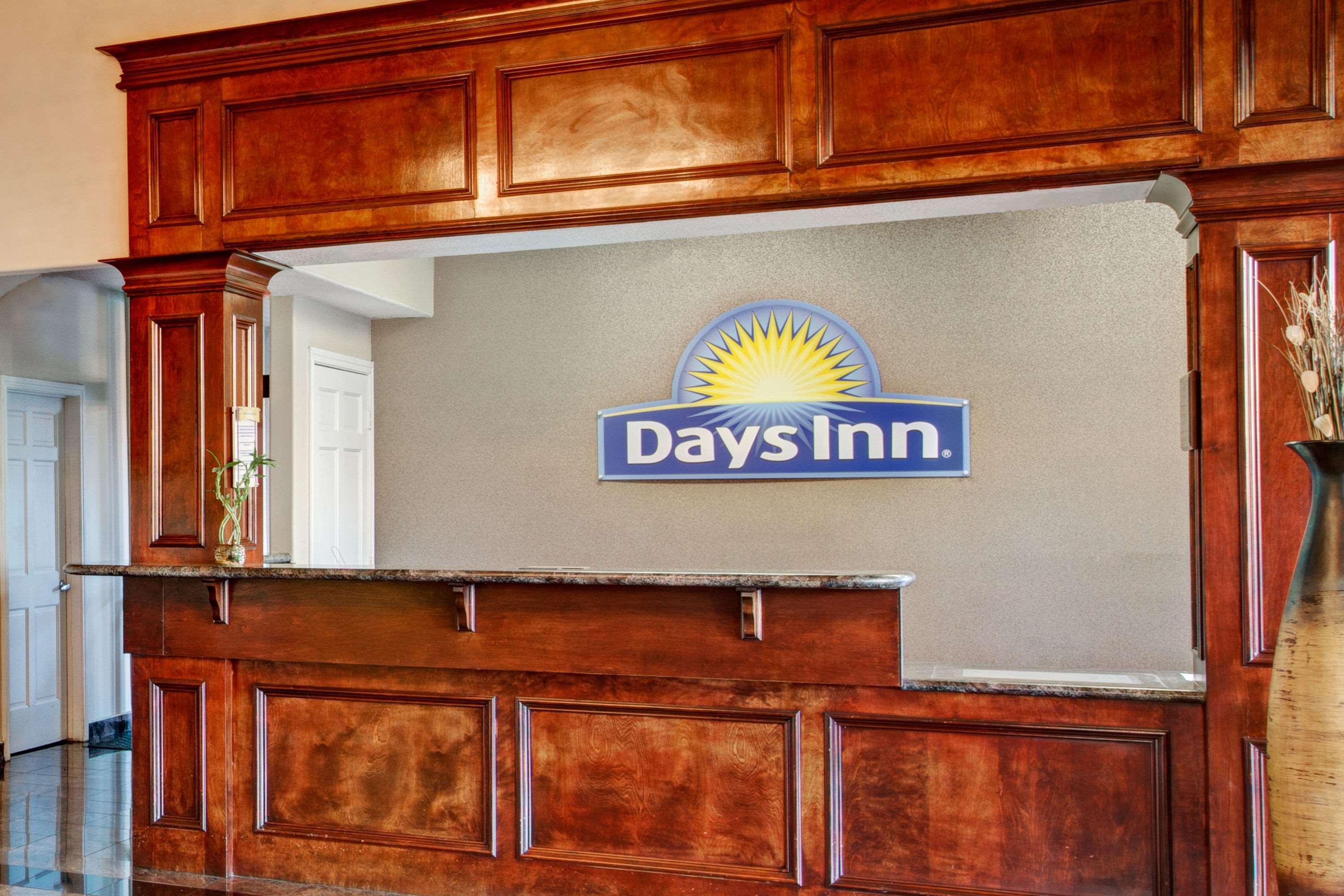 Days Inn & Suites By Wyndham Houston North - Spring Dış mekan fotoğraf
