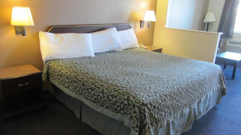 Days Inn & Suites By Wyndham Houston North - Spring Dış mekan fotoğraf